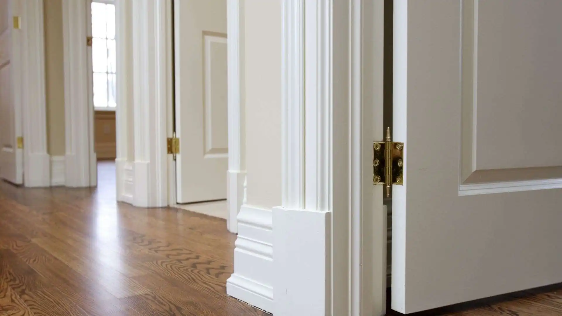 baseboard trim moulding
