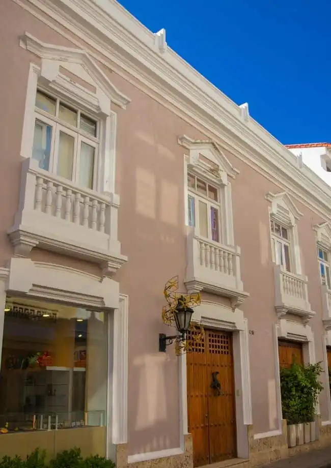 Exterior Commercial Building Painting in Tampa Bay