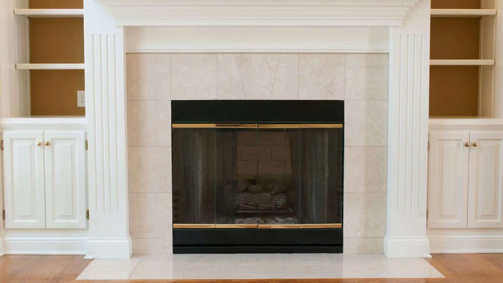 Fireplace-Surround-Hearth-Remodeling-in-Tampa-Bay-FL