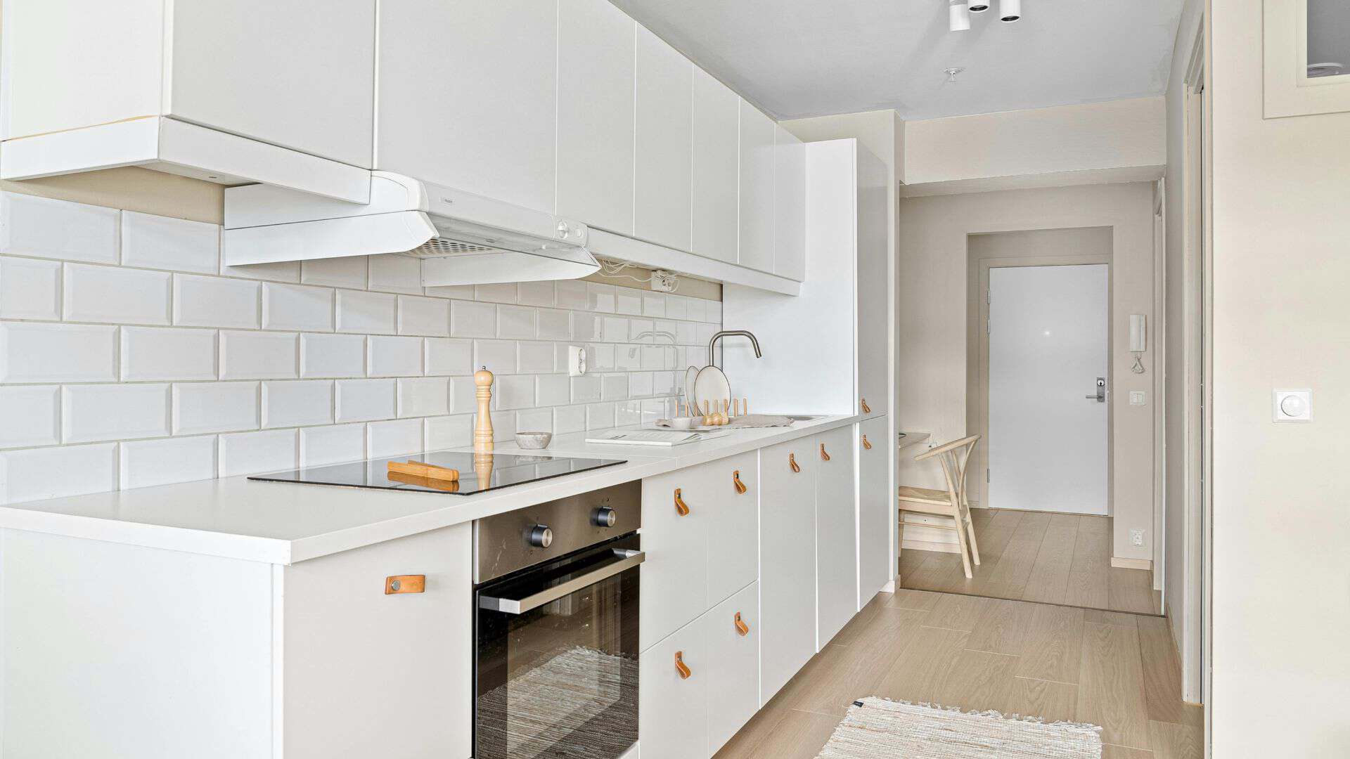 custom kitchen cabinets benefits in tampa bay