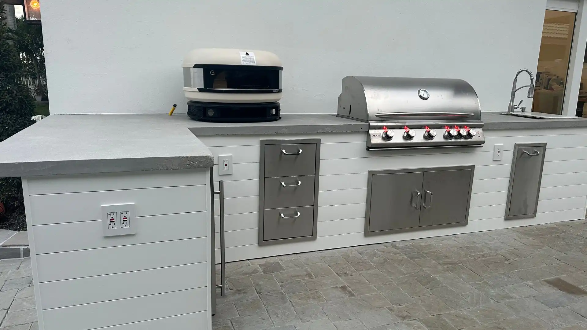 outdoor kitchen benefits in tampa