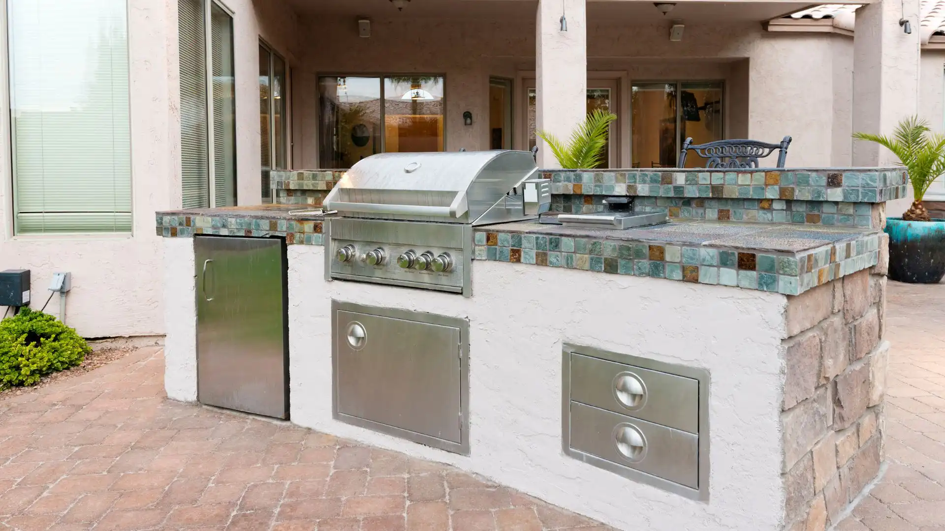 outdoor kitchen benefits tampa bay