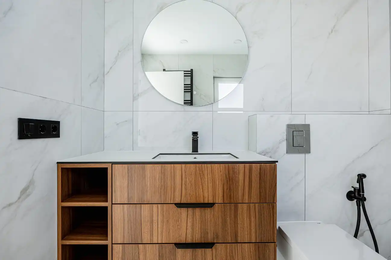 Vanity & Storage Solutions in Lutz